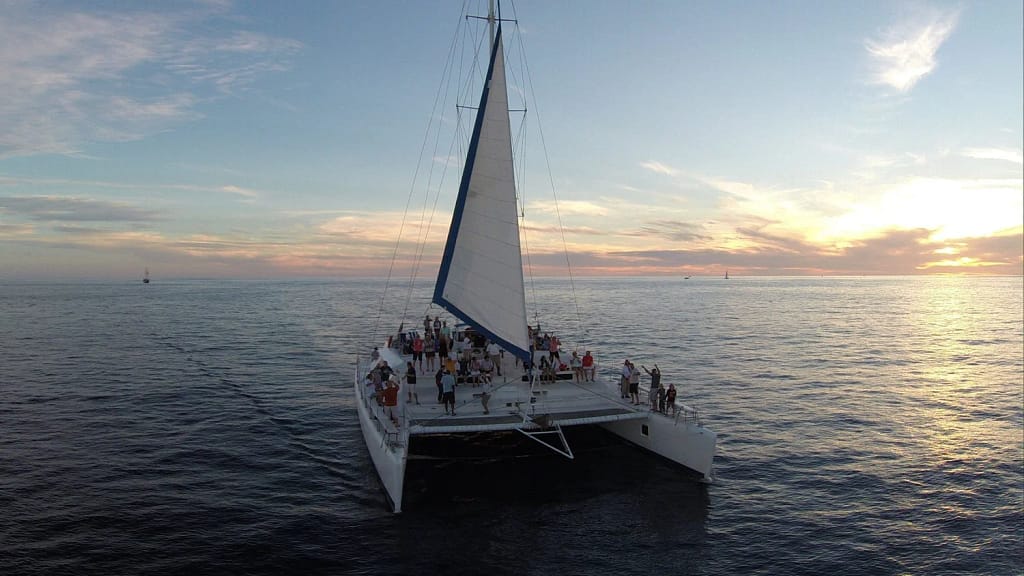 Tour de Puesta de Sol en Catamarán