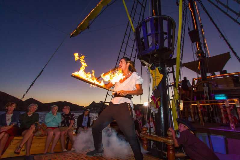 Un emocionante recorrido con una experiencia barco pirata,