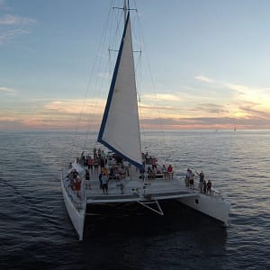 Tour de Puesta de Sol en Catamarán